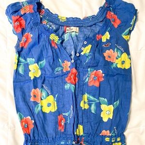 Like new Hollister Betty’s small blue floral blouse top